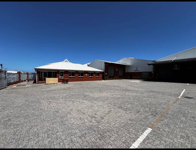 3,090M² WAREHOUSE TO LET IN AIRPORT INDUSTRIA